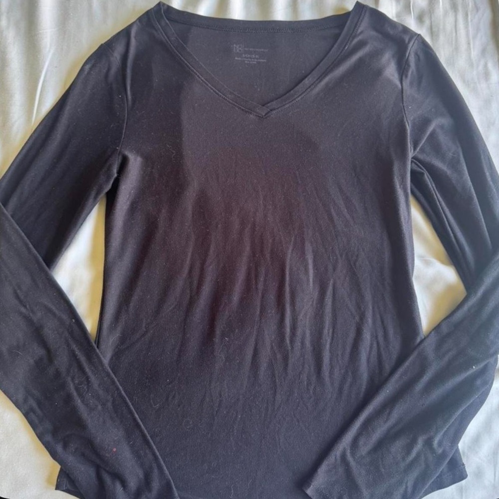 No Boundaries Black Long-Sleeve v neck shirt